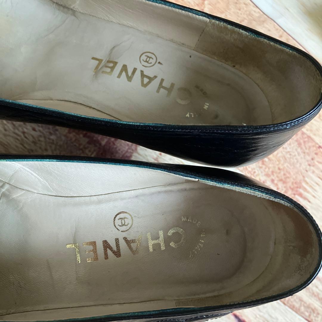 CHANEL ブラック パンプス 中ヒール安定　ビジネス　ココマーク刺繍入り