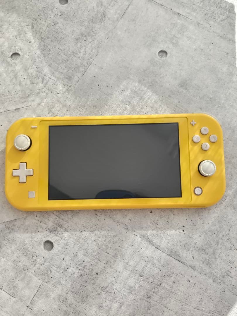 Nintendo Switch Lite イエロー本体のみ