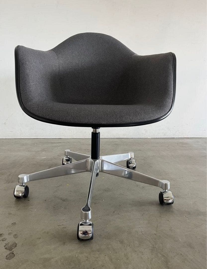 ダイニングチェア eames task chair