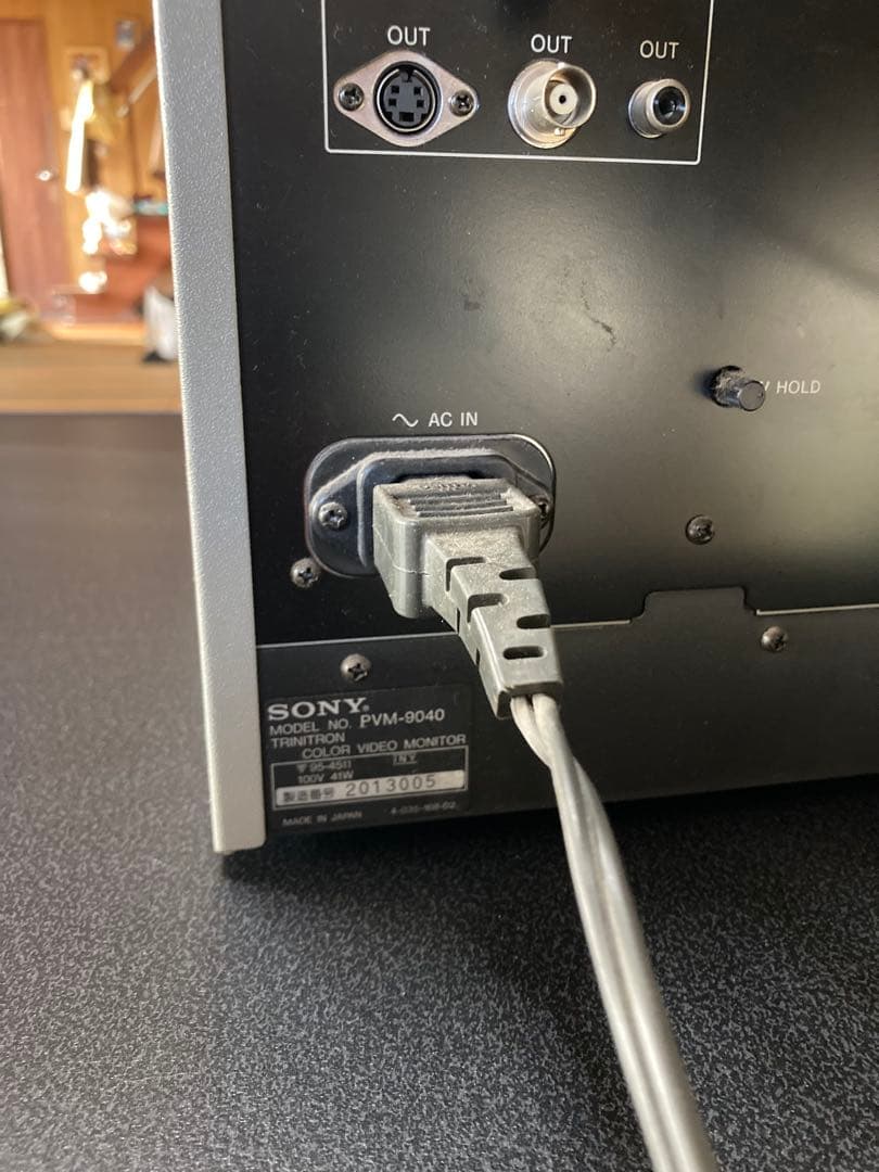 SONY Trinitron 業務用9インチモニター。　PVM-9040