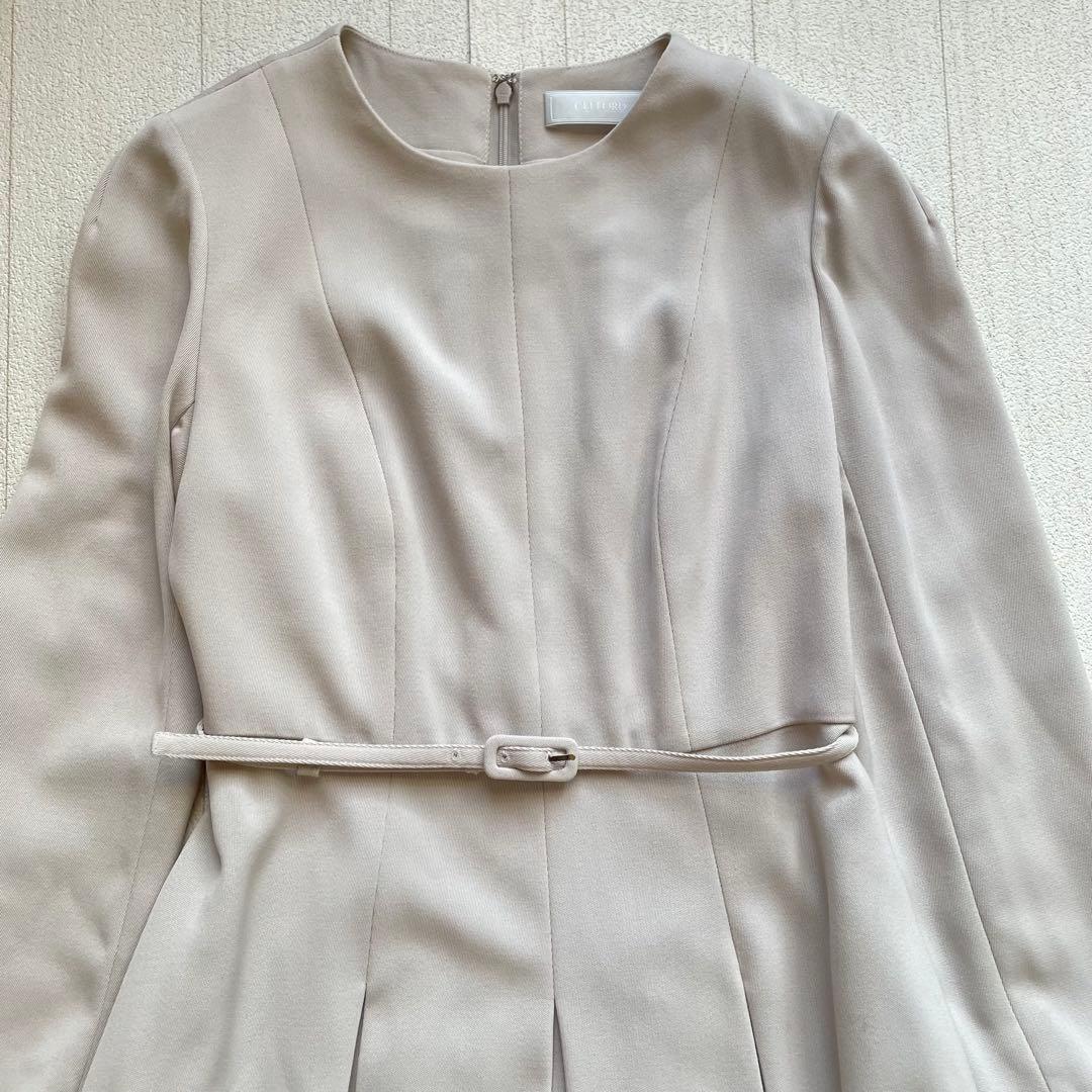 新品タグ付♡CELFORD 細ベルト付き長袖ワンピース ライトグレー　38