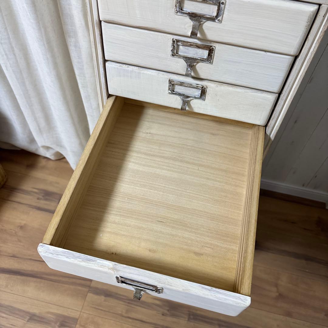 木製ホワイト多段チェスト キャスター付き　古物アンティーク風　フレンチシャビー