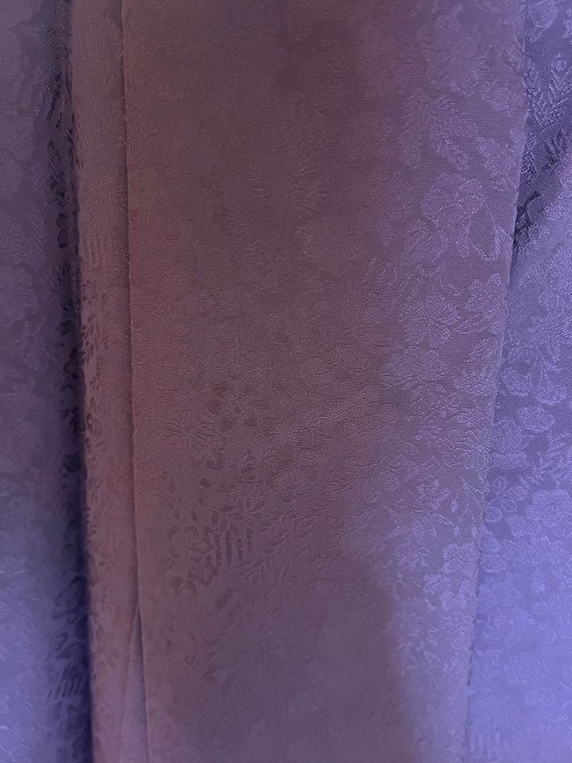 しつけ糸付き 新品 正絹 紋付き 色無地 着物 紫 地紋入り 八掛 裄70cm