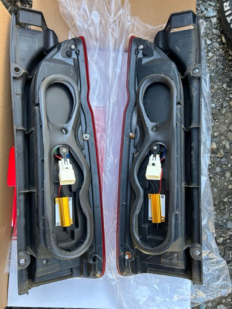 ハイエース　REVO3テールランプ　レガンスモデル　レボ3 テールレンズ