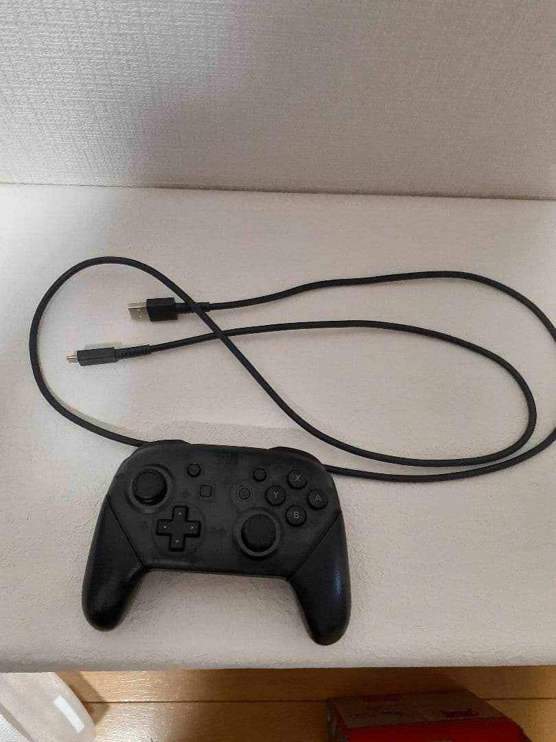 Nintendo Switch 本体 & Proコントローラー1個