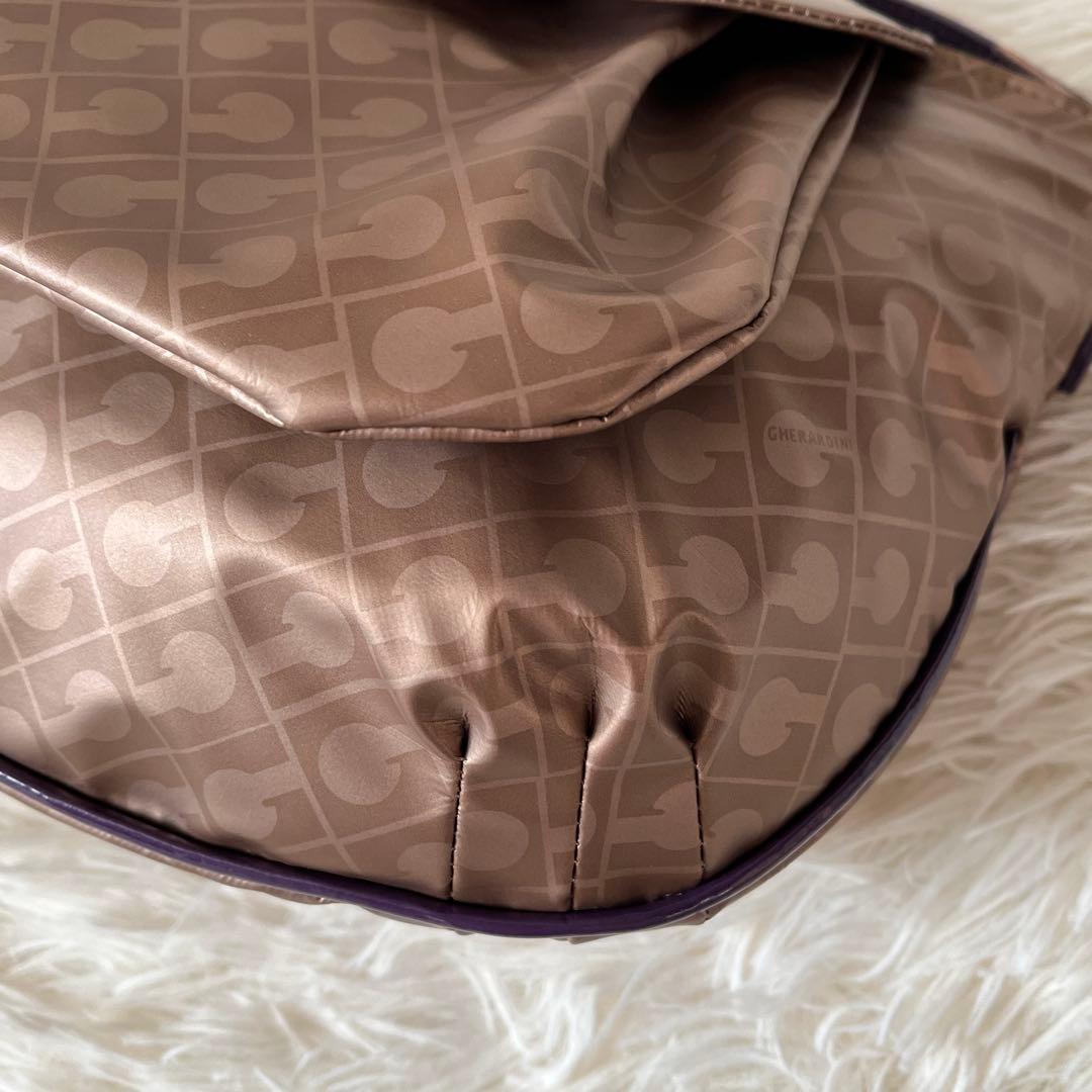 未使用✨ゲラルティーニ ソフティ　クロス　ショルダーバッグ