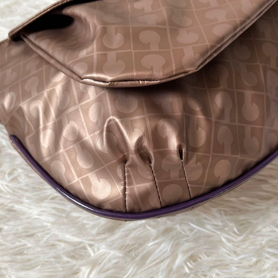 未使用✨ゲラルティーニ ソフティ　クロス　ショルダーバッグ