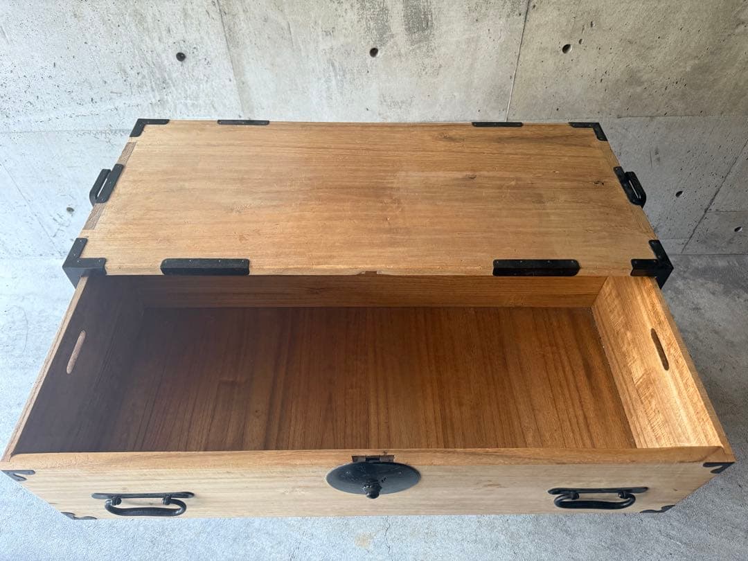 桐箪笥 和箪笥 古家具 古道具 ヴィンテージ レトロ 希少 高級金具