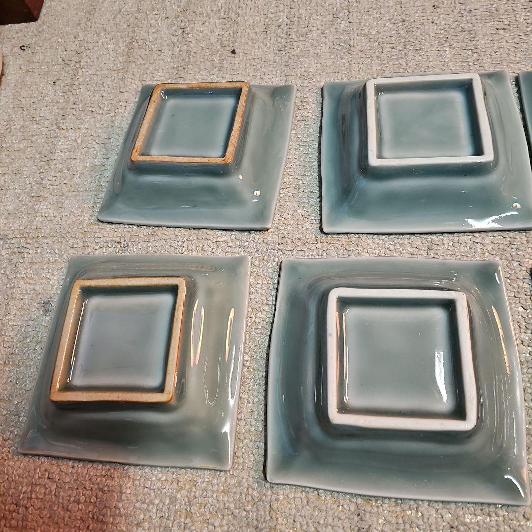 シ*ブ様 その2 江戸の蔵より 三田青磁 陽刻鹿と文字4角皿 美品 11客