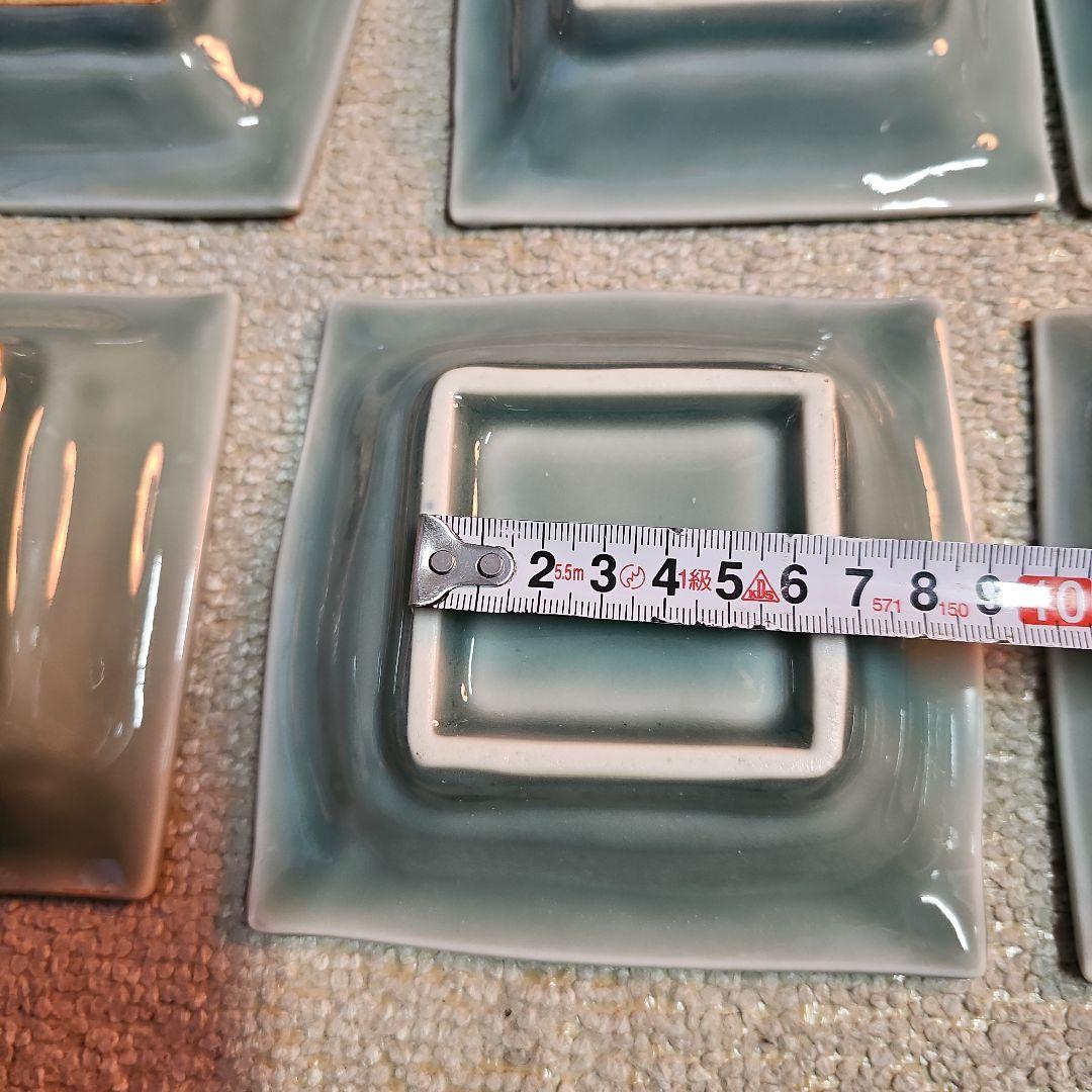 シ*ブ様 その2 江戸の蔵より 三田青磁 陽刻鹿と文字4角皿 美品 11客