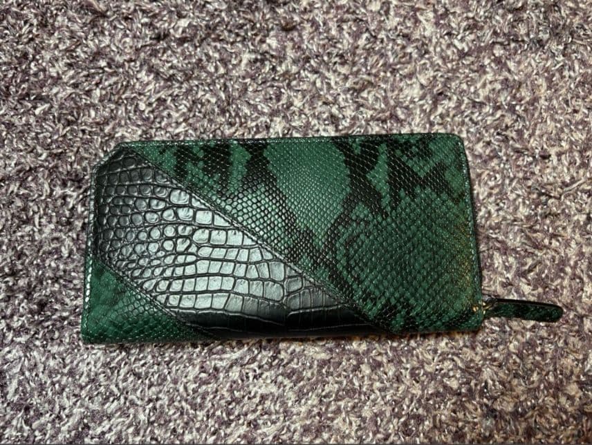 販売店舗限定モデル☆定価約9.5万円☆ ジミーチュウ☆財布 レザーウォレット