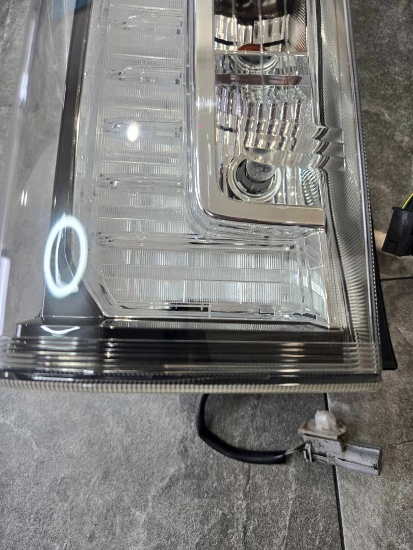 LA600S　ダイハツ　タント　カスタム後期　テールランプ