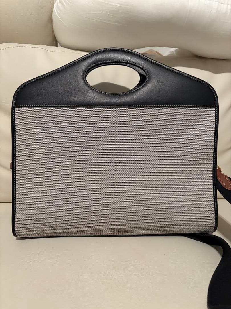 BURBERRY ポケットバッグ ブラック