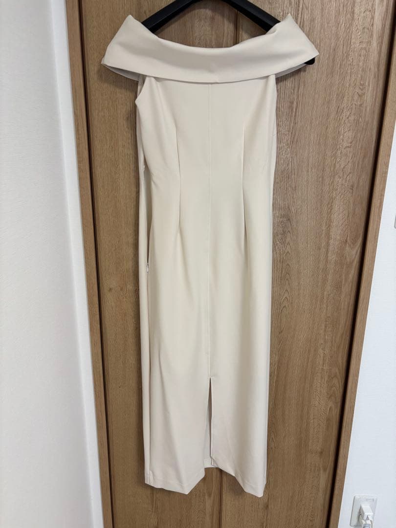 アニュアンス　オフショルコンシャスワンピース