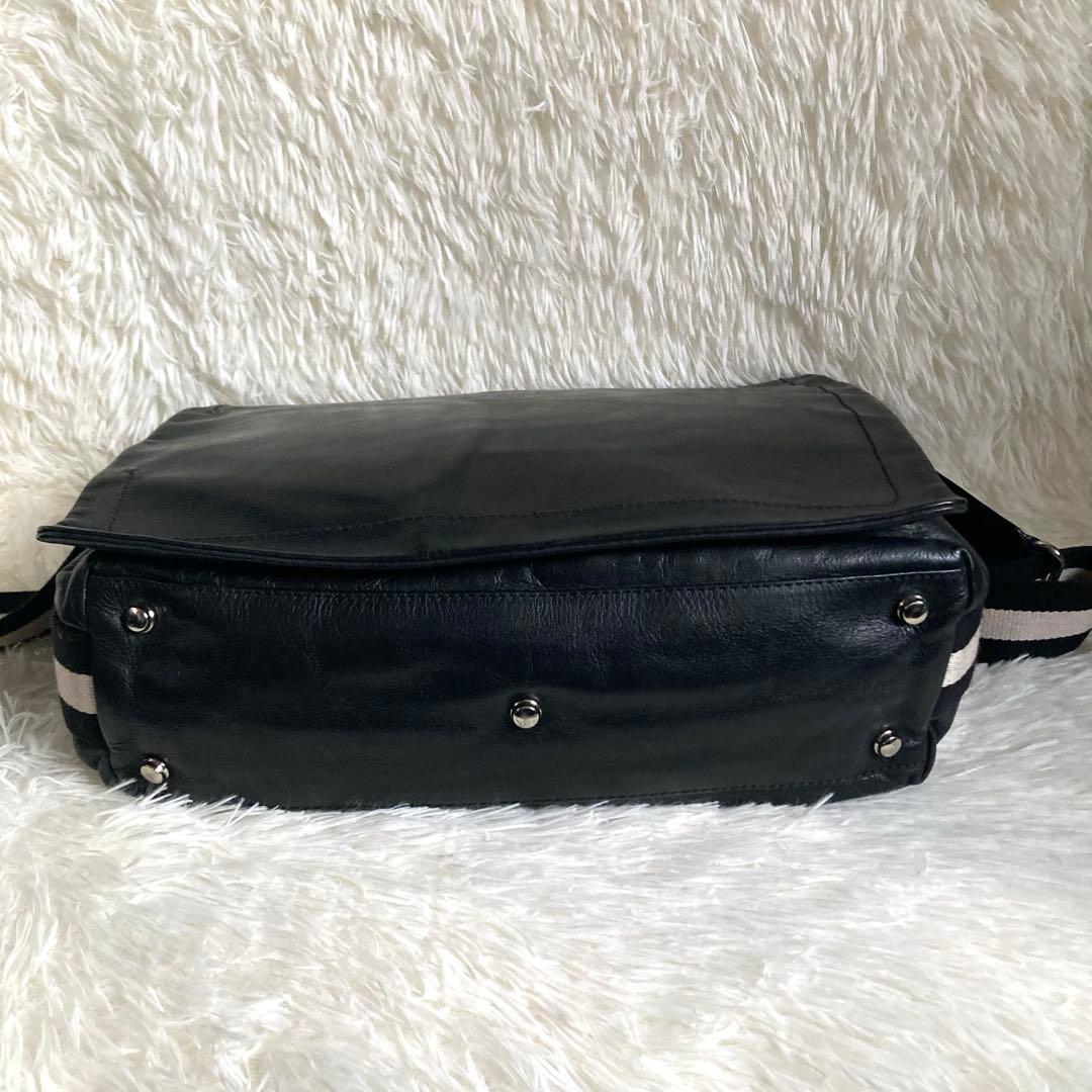 ＊k＊ BALLY バリー ショルダーバッグ メッセンジャーバック　レザー