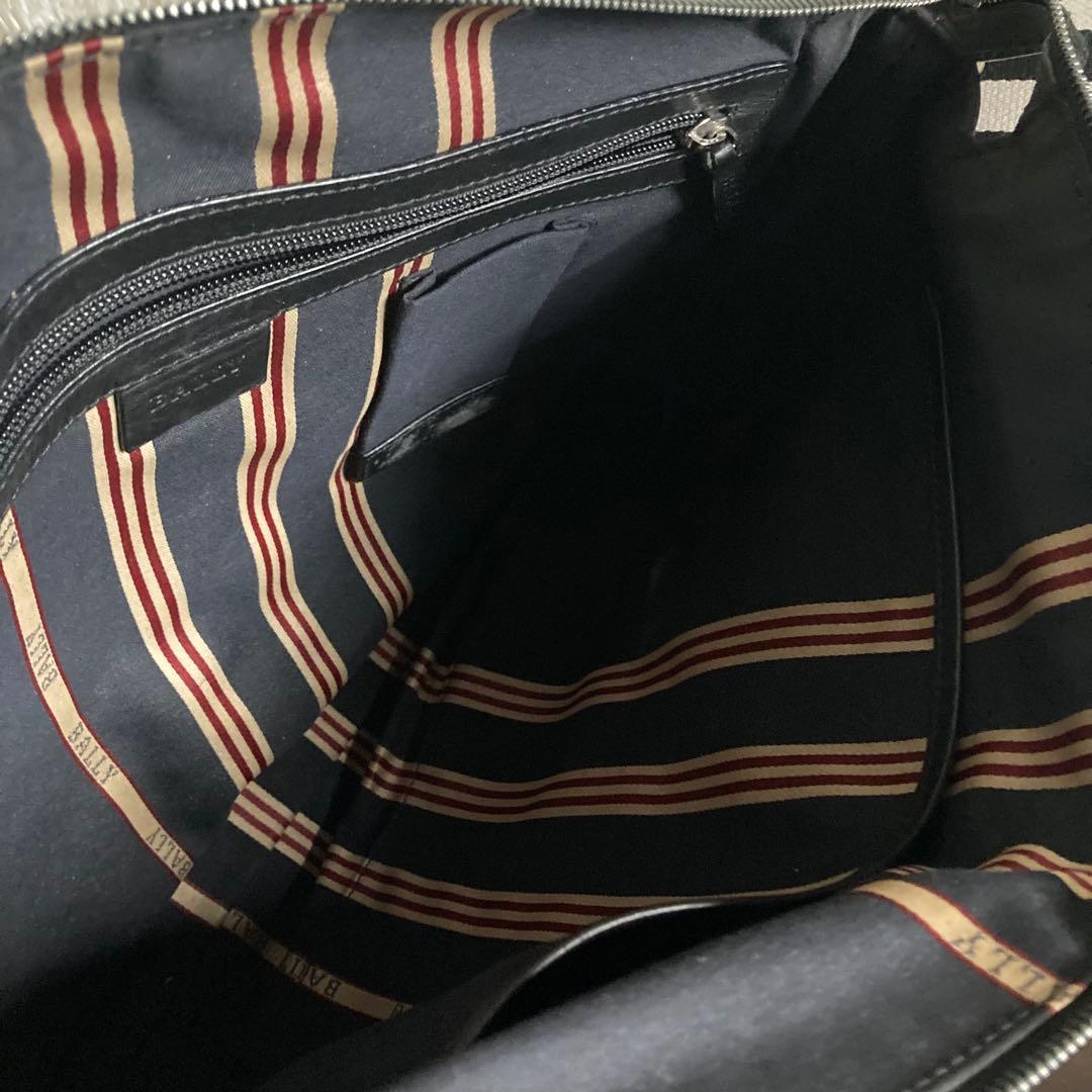 ＊k＊ BALLY バリー ショルダーバッグ メッセンジャーバック　レザー