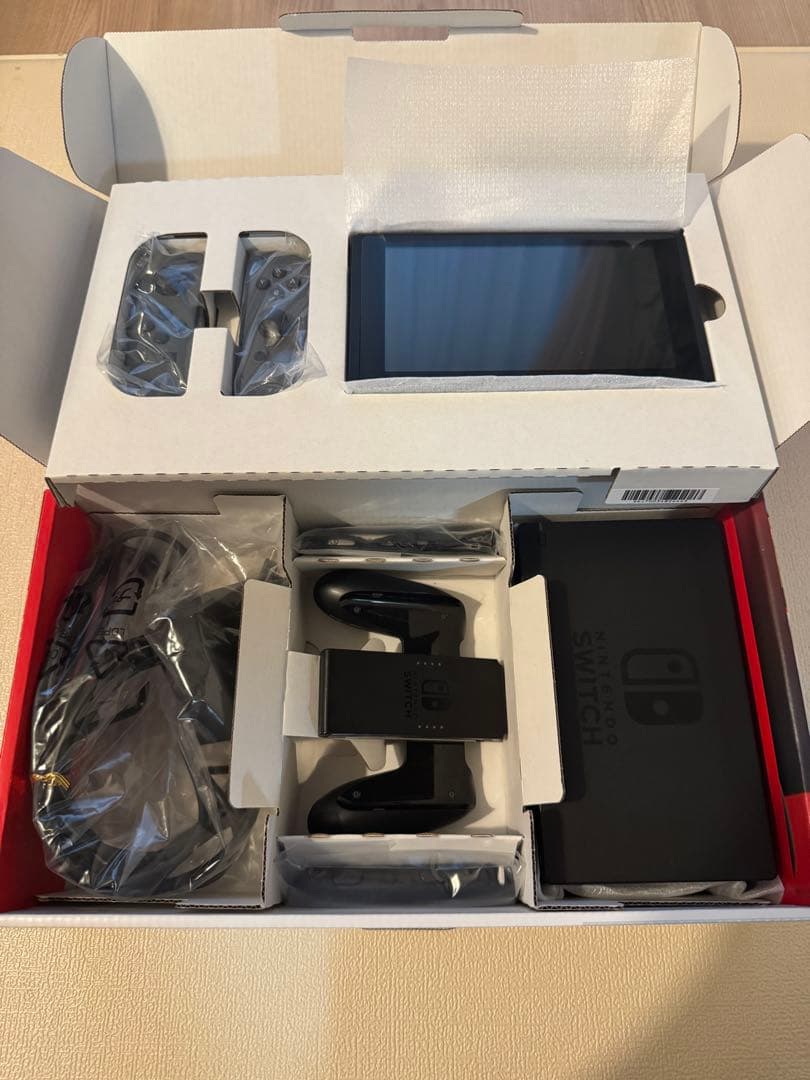 【美品】Nintendo Switch 本体 ブラック おまけソフト付き