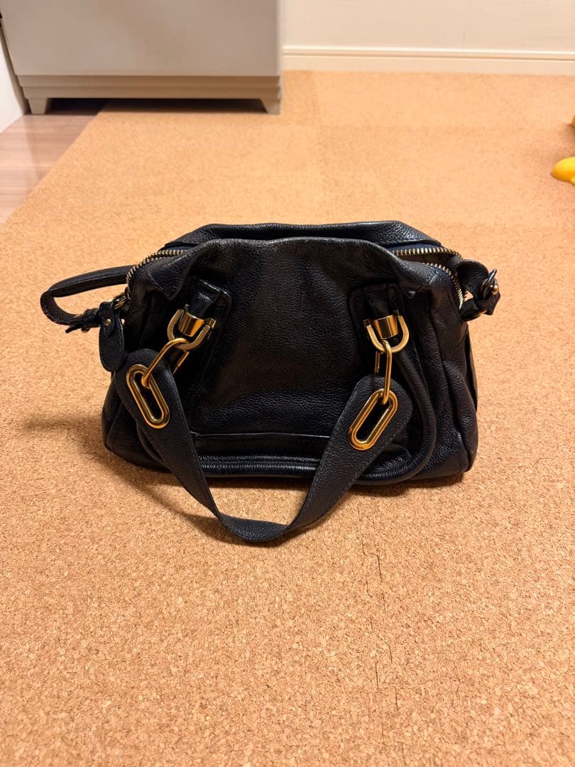 クロエ　パラティ