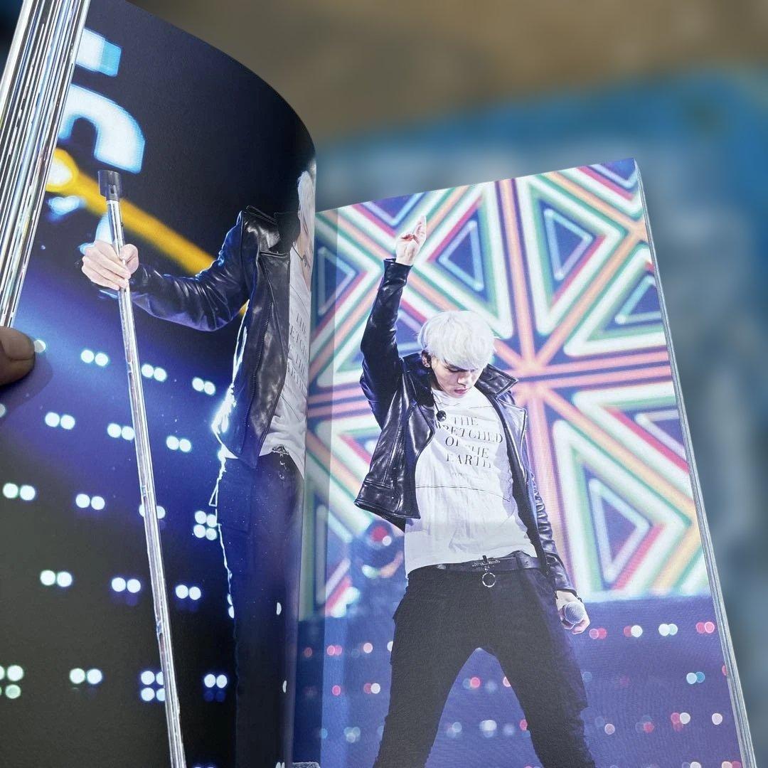 SHINee ジョンヒョン写真集 GLORIEUX CONQUERANT