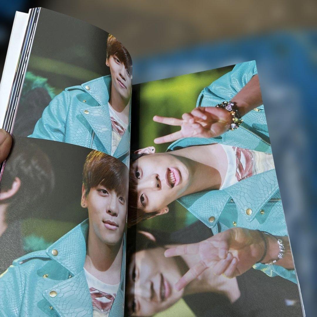 SHINee ジョンヒョン写真集 GLORIEUX CONQUERANT