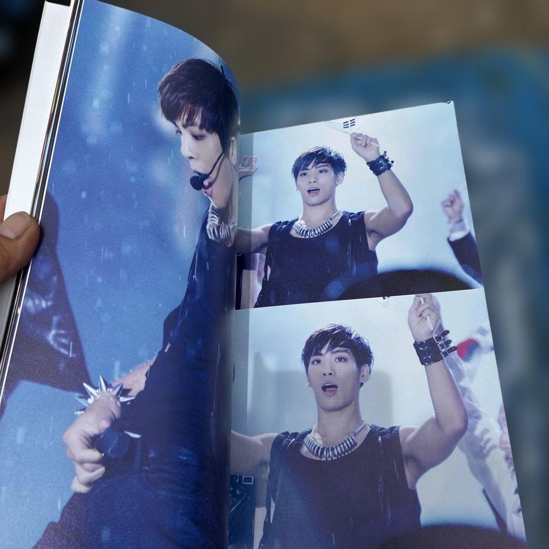 SHINee ジョンヒョン写真集 GLORIEUX CONQUERANT