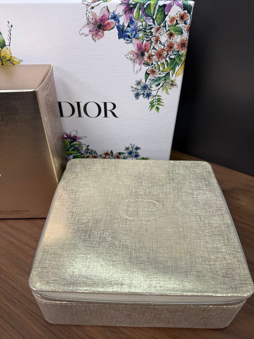 Dior プレステージ　ディスカバリーコフレ