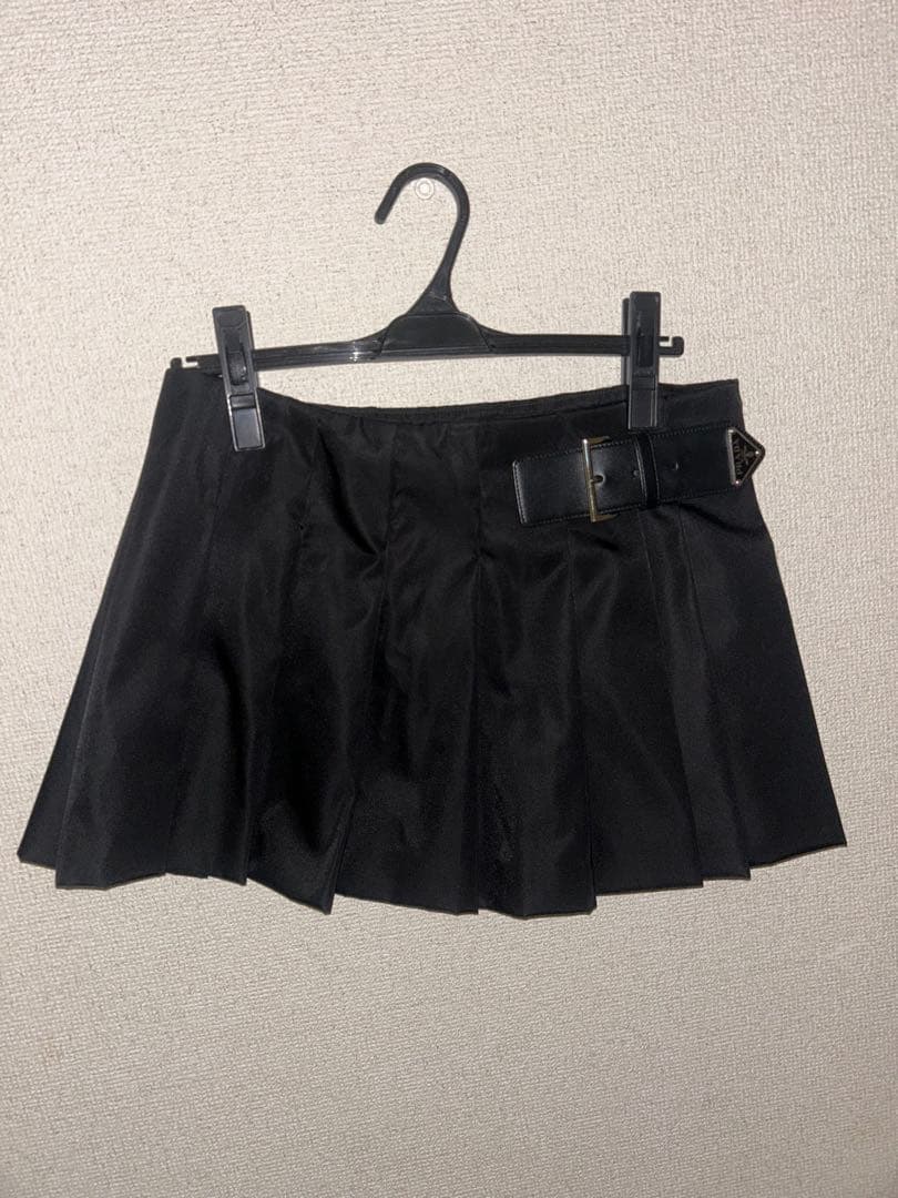 PRADA ライト Re‑Nylon プリーツスカート