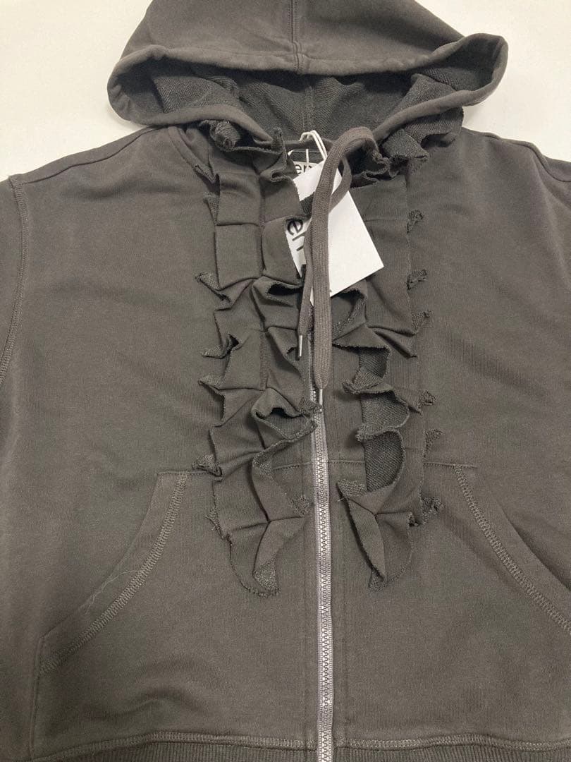 OPEN YY フリル付き黒パーカー