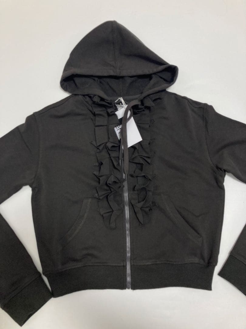 OPEN YY フリル付き黒パーカー