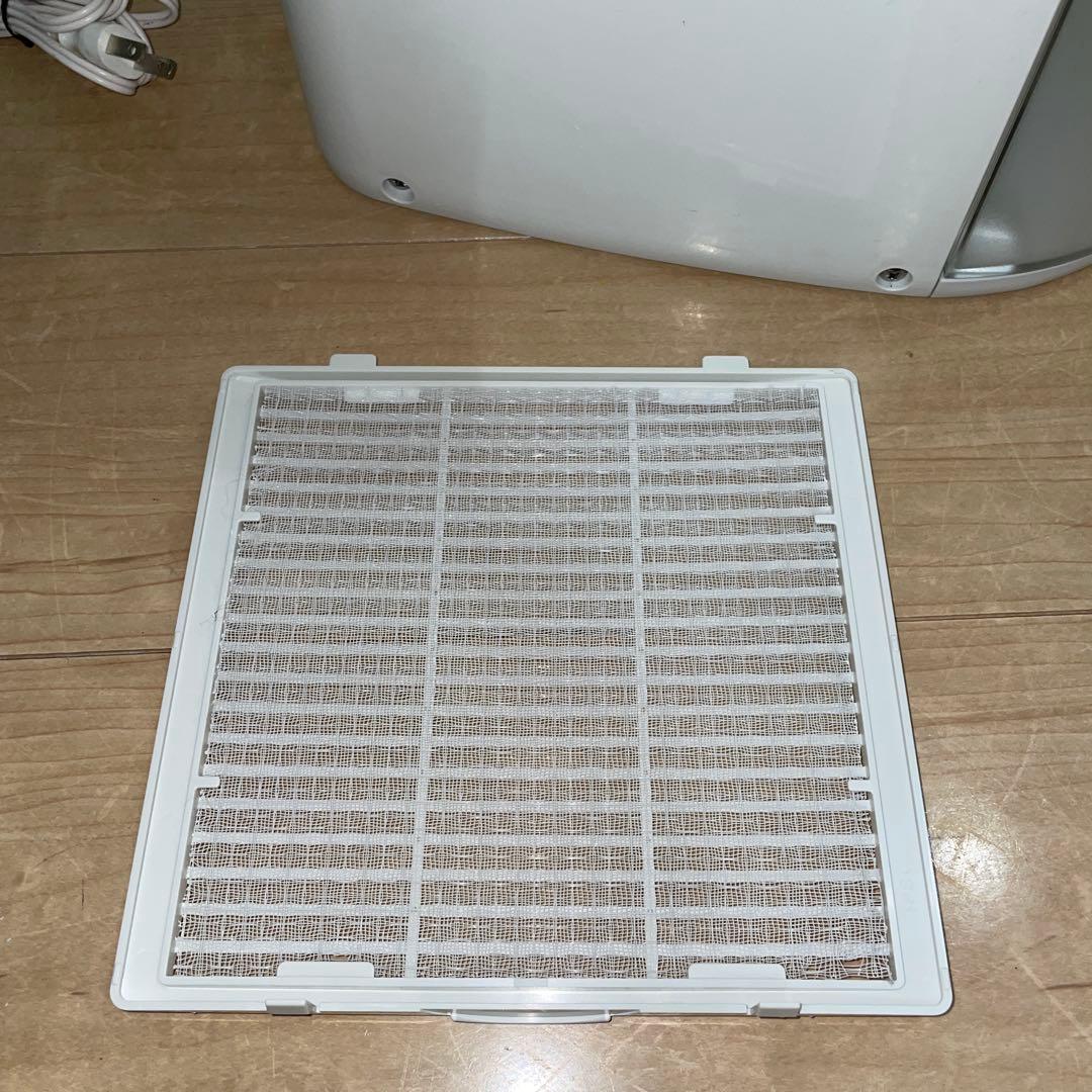 美品　使用短い　コロナ 除湿機 CD-PD6317-W 美品2017年製