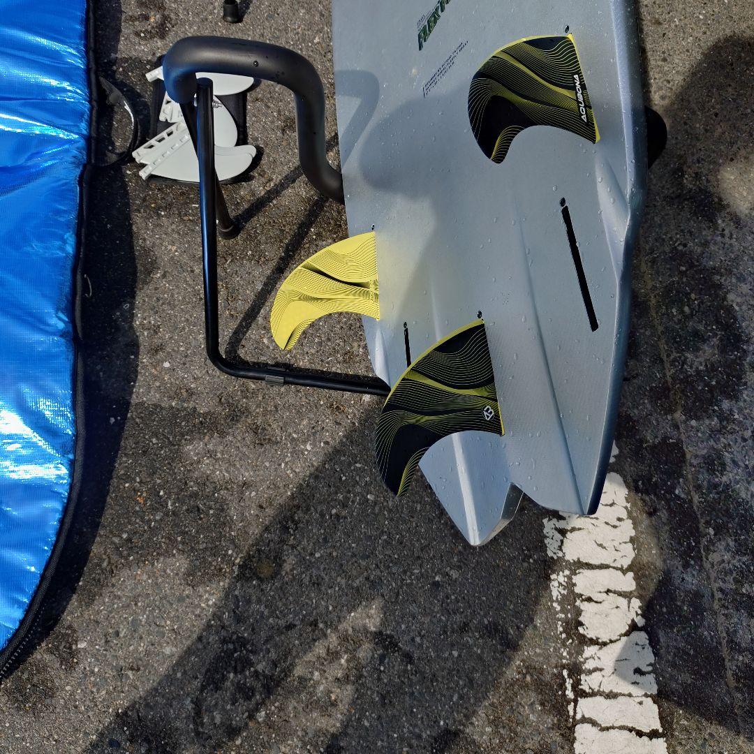 ジャスティスサーフボード　ホーキー5.8　クワッドフィン　トライフィン付属