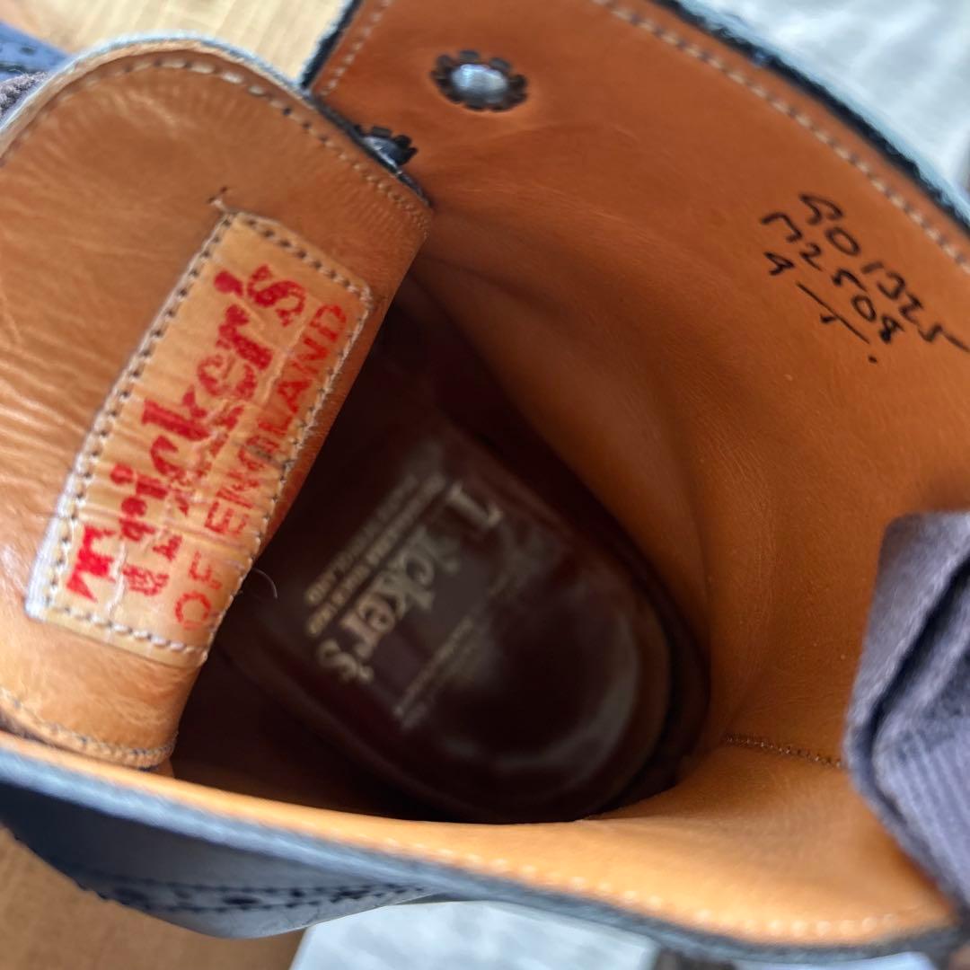 Tricker's ネイビー ブローグブーツ