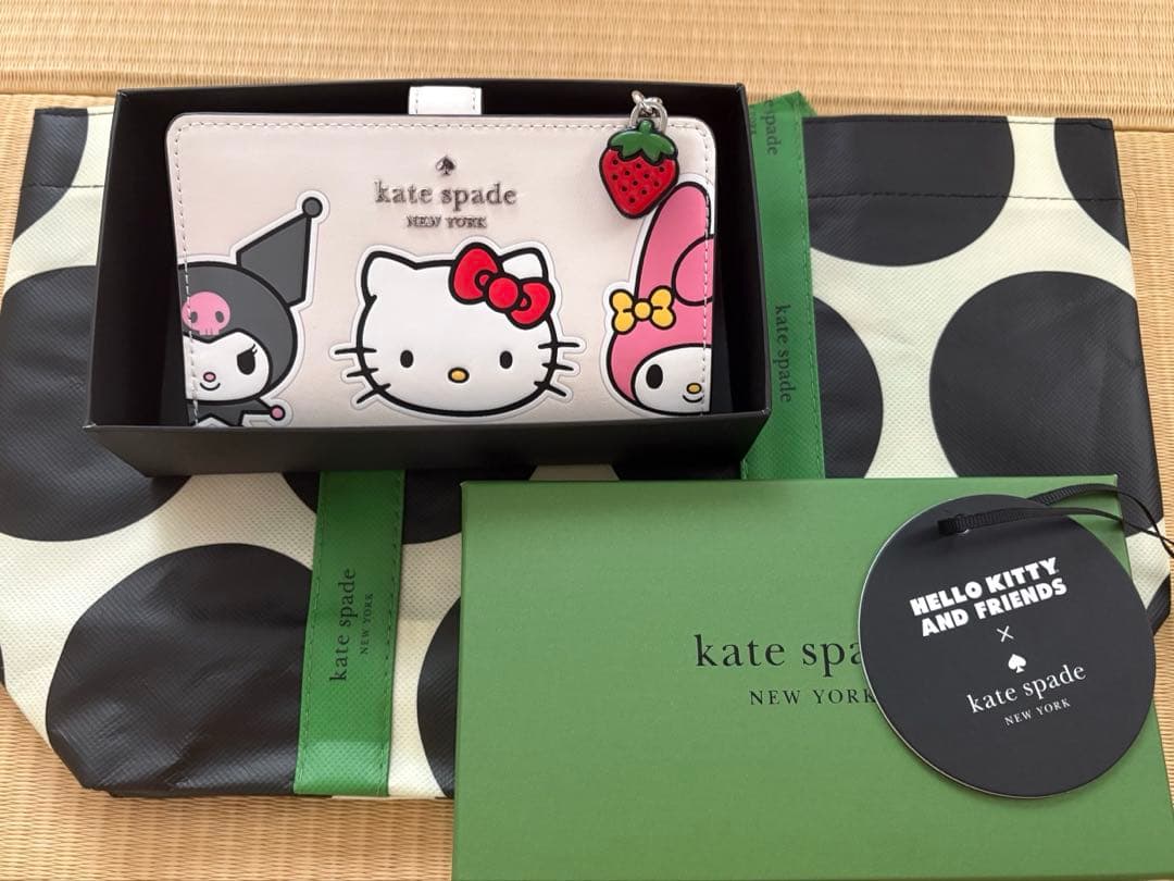 (新品未使用)ケイトスペード　サンリオコラボ　二つ折り財布