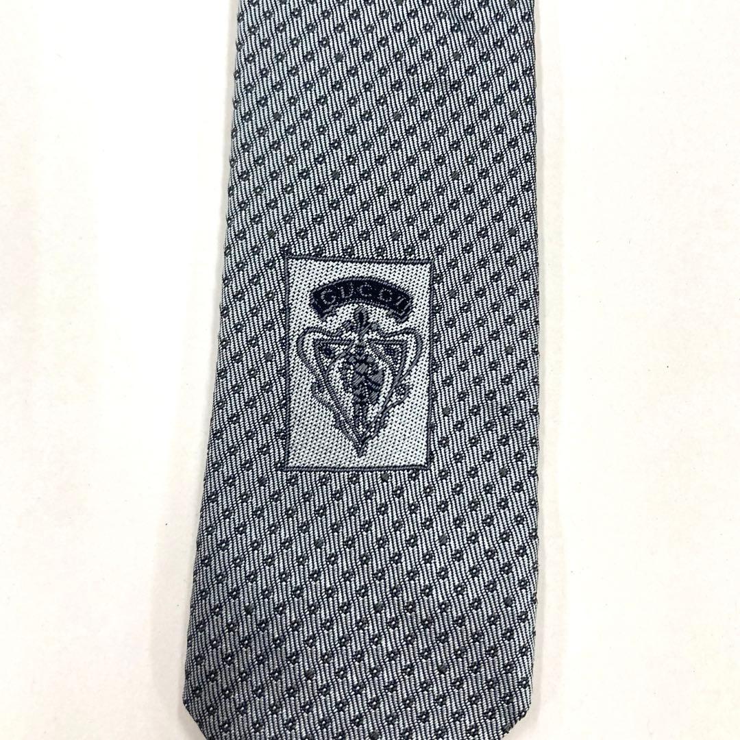 【極美品】GUCCI ネクタイ 綺麗め ほぼ無地 シルバー 高級品 希少 レア