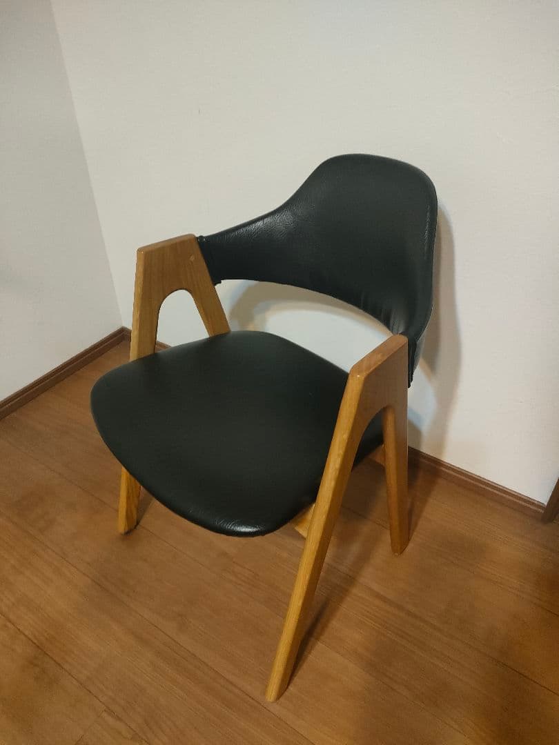 モダンデザイン ダイニングチェア 黒