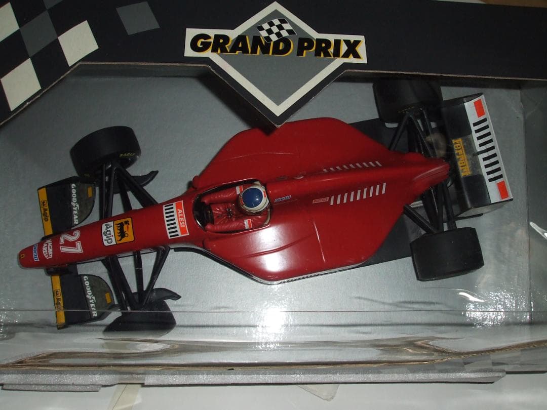 ミニチャンプス　１／１８　フェラーリ　４１２　T1　ジャン・アレジ　＃２７