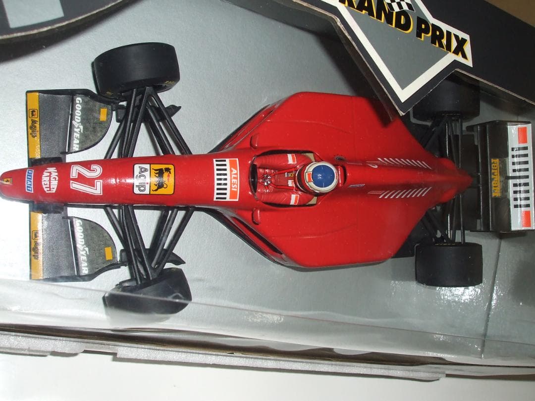 ミニチャンプス　１／１８　フェラーリ　４１２　T1　ジャン・アレジ　＃２７