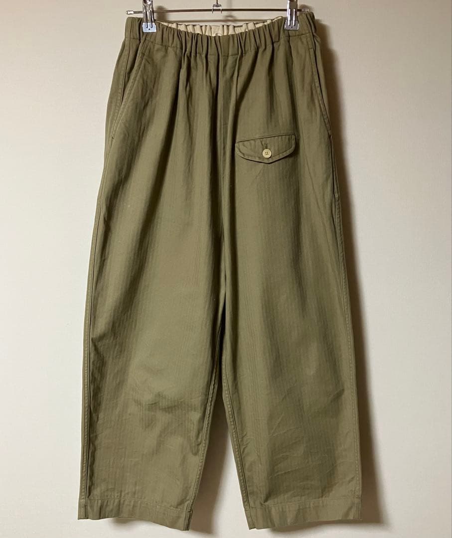 ゴーシュ スレンヘリンボン ワイドパンツ / カーキ