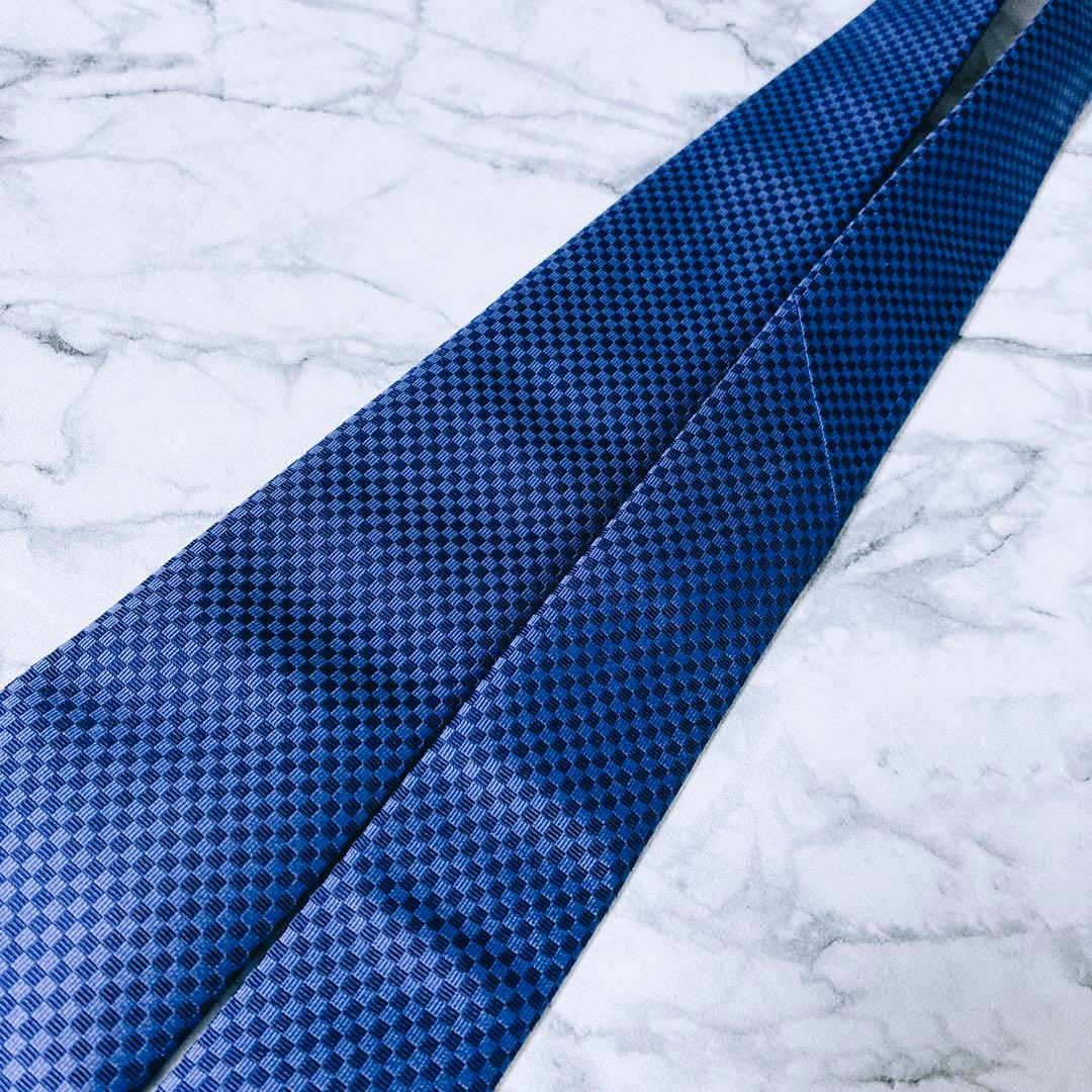 ✨未使用✨ルイヴィトン　マイクロダミエ　LVロゴ 薄手のタイプ　ブルー　ネクタイ