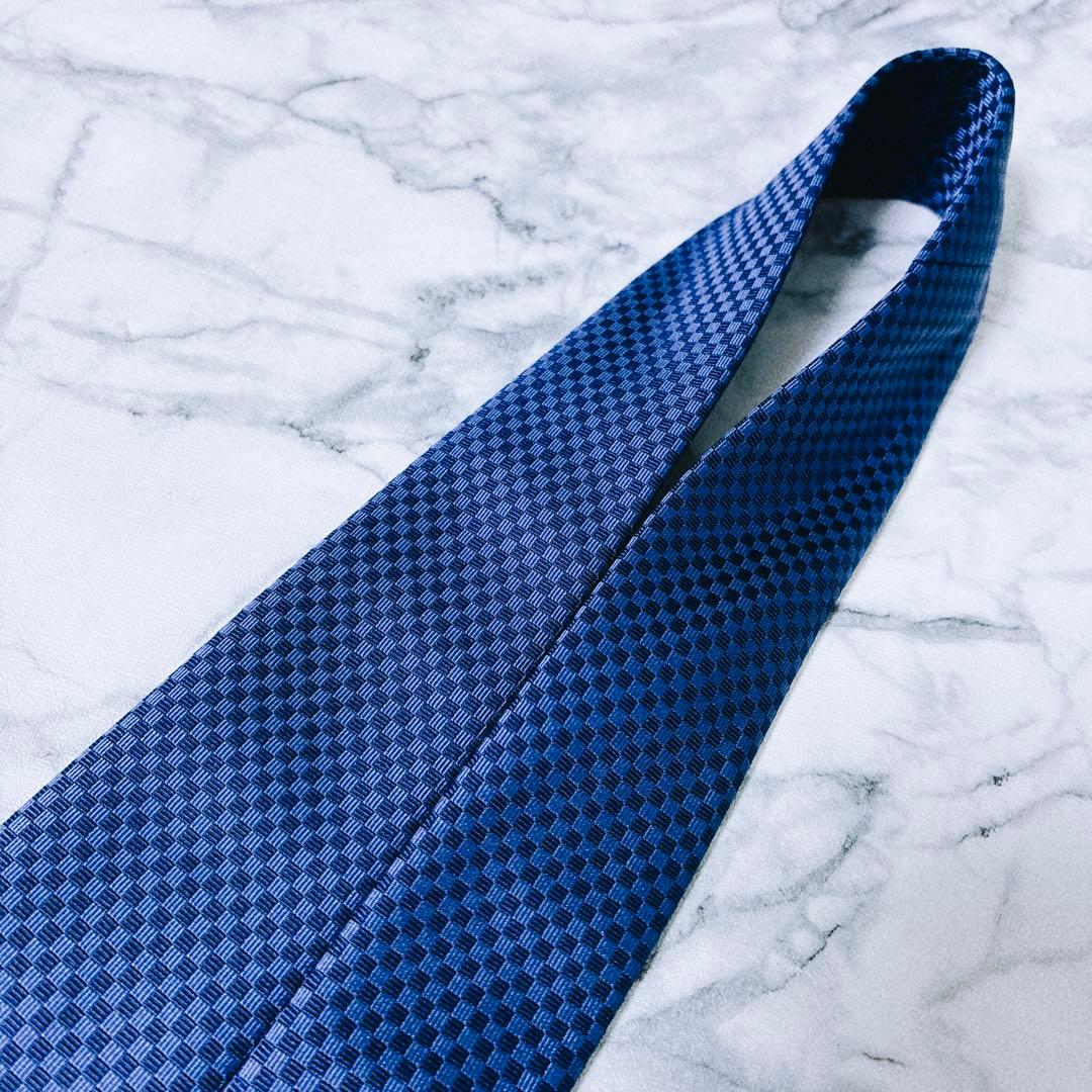 ✨未使用✨ルイヴィトン　マイクロダミエ　LVロゴ 薄手のタイプ　ブルー　ネクタイ