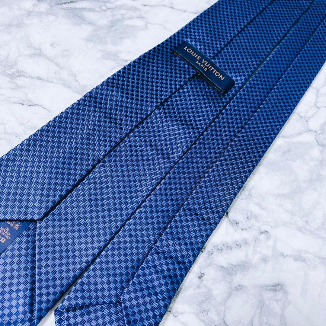 ✨未使用✨ルイヴィトン　マイクロダミエ　LVロゴ 薄手のタイプ　ブルー　ネクタイ