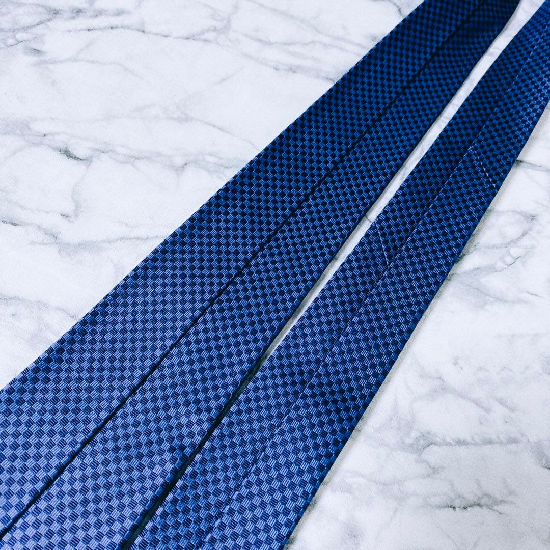 ✨未使用✨ルイヴィトン　マイクロダミエ　LVロゴ 薄手のタイプ　ブルー　ネクタイ