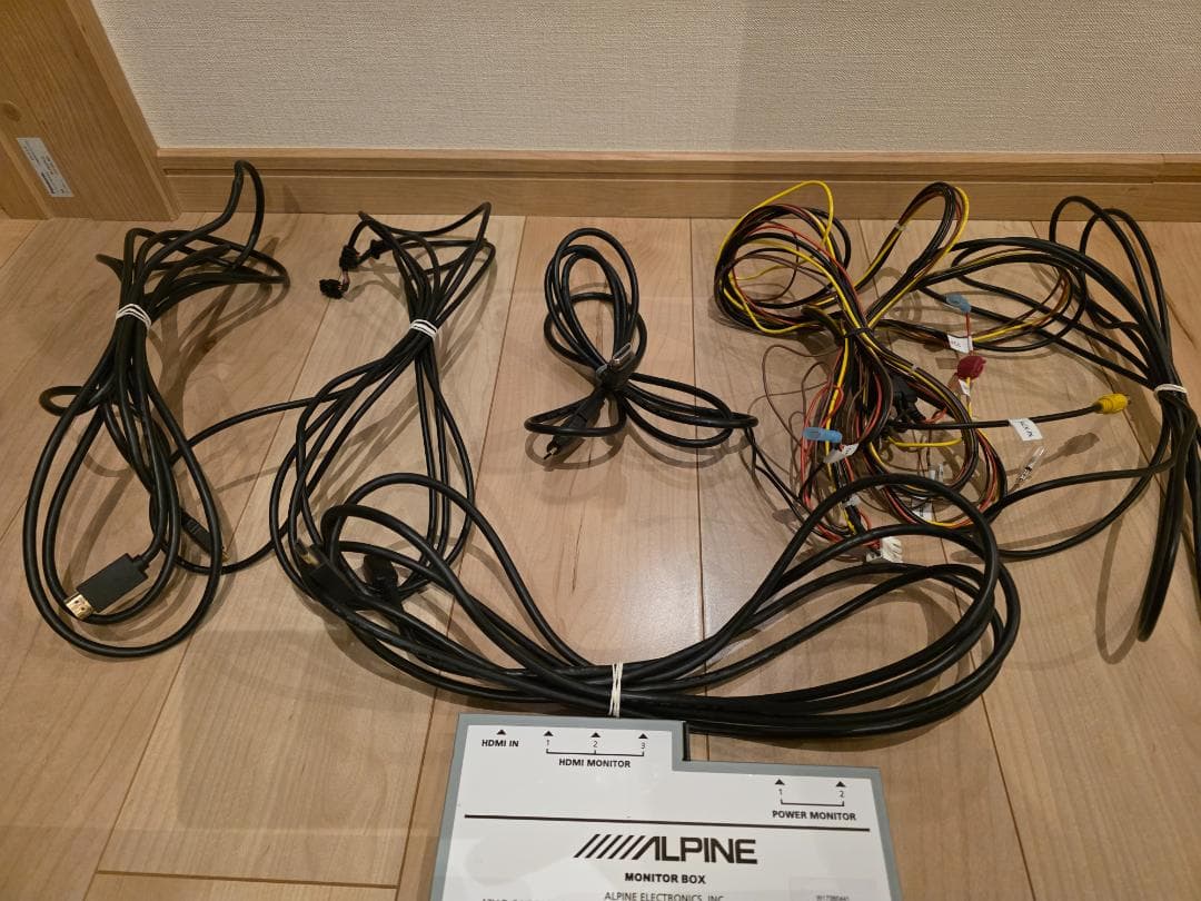 ぼ*ん様 ALPINE ヘッドレストモニター 2台セット