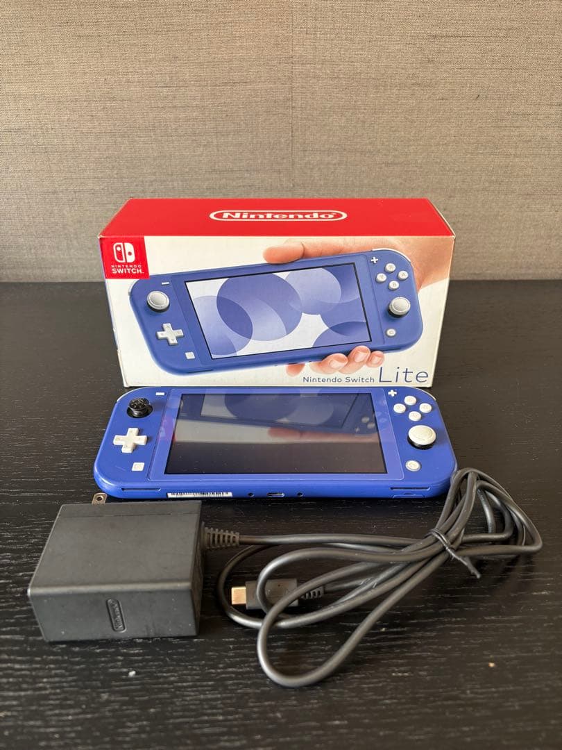 Nintendo Switch Lite ブルー 本体と充電器付き
