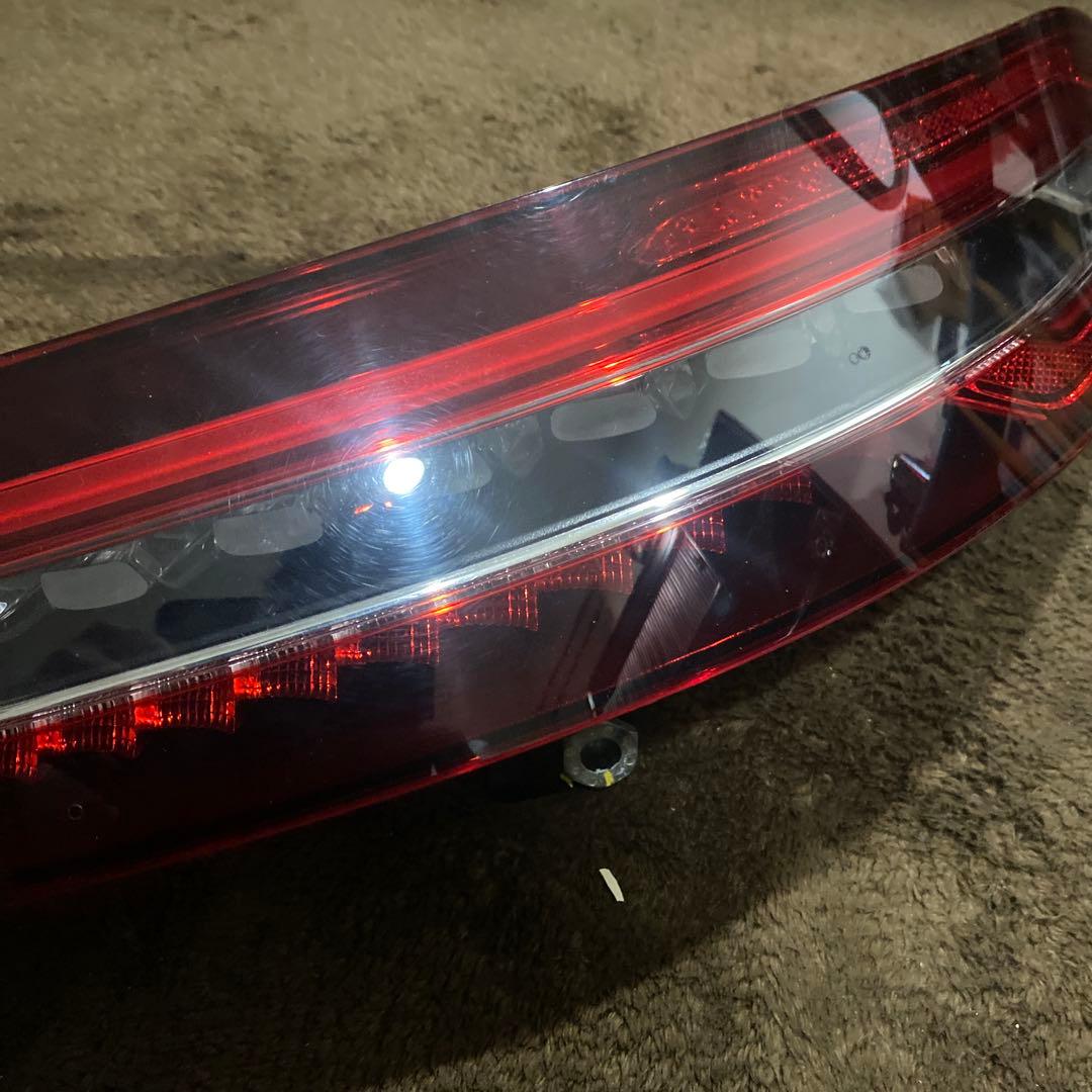 Mercedes-Benz GT43 テールランプ　右
