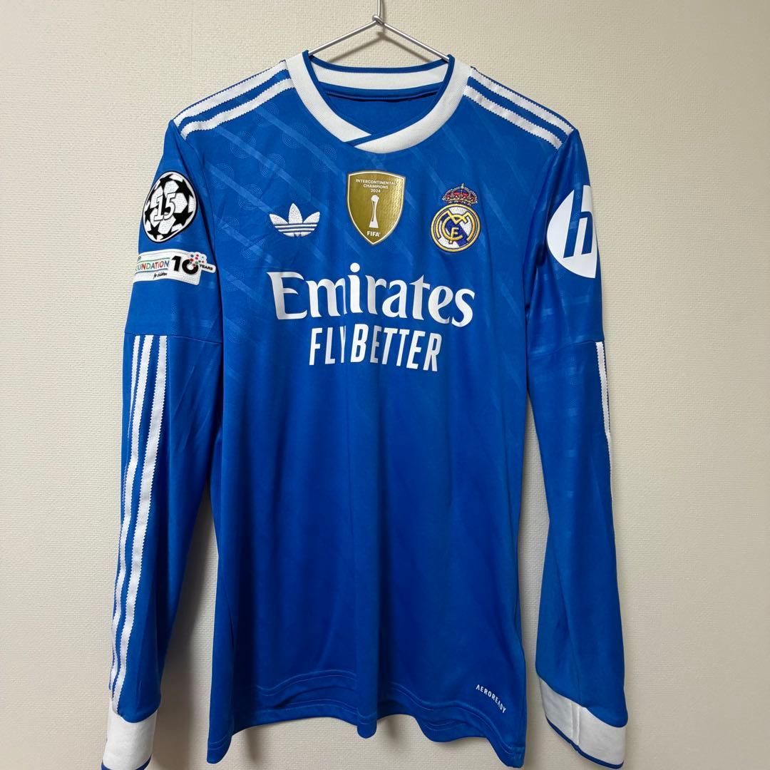 【完全正規品】レアル・マドリード ベリンガム サード 長袖レプリカユニフォーム