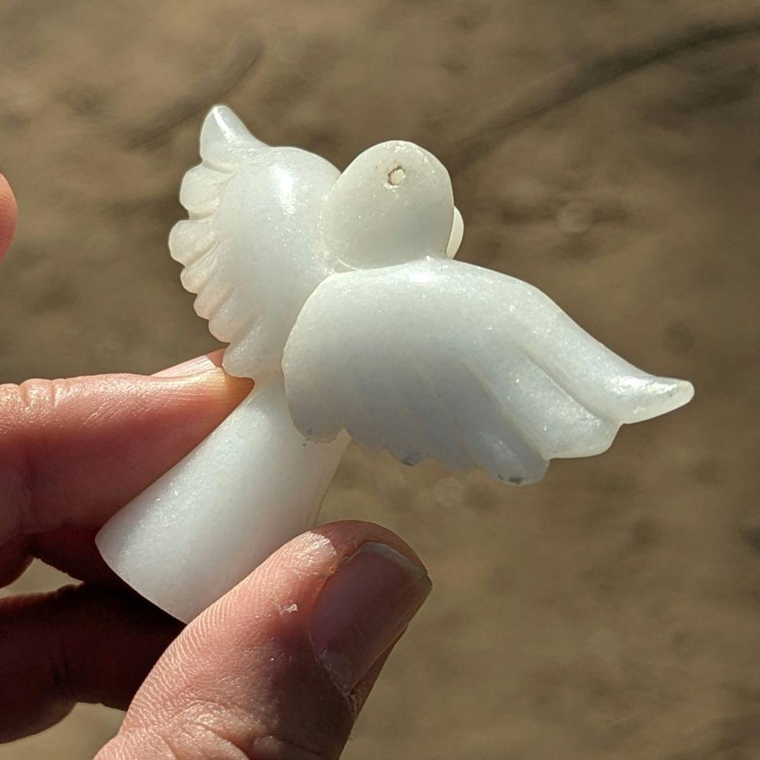 ホワイトジェイド エンジェル 天使 カーヴィング 天然石 ヒーリング 彫刻