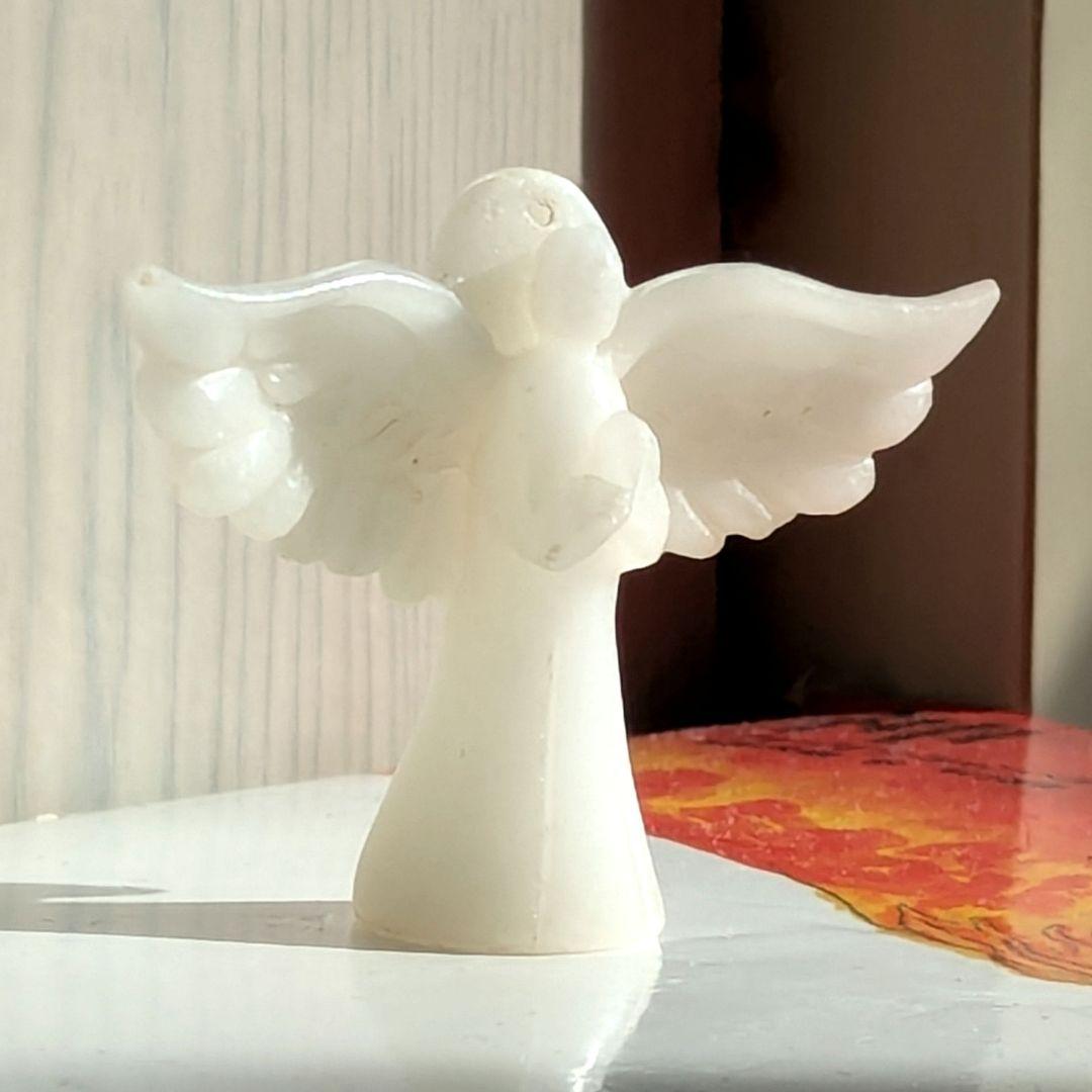 ホワイトジェイド エンジェル 天使 カーヴィング 天然石 ヒーリング 彫刻