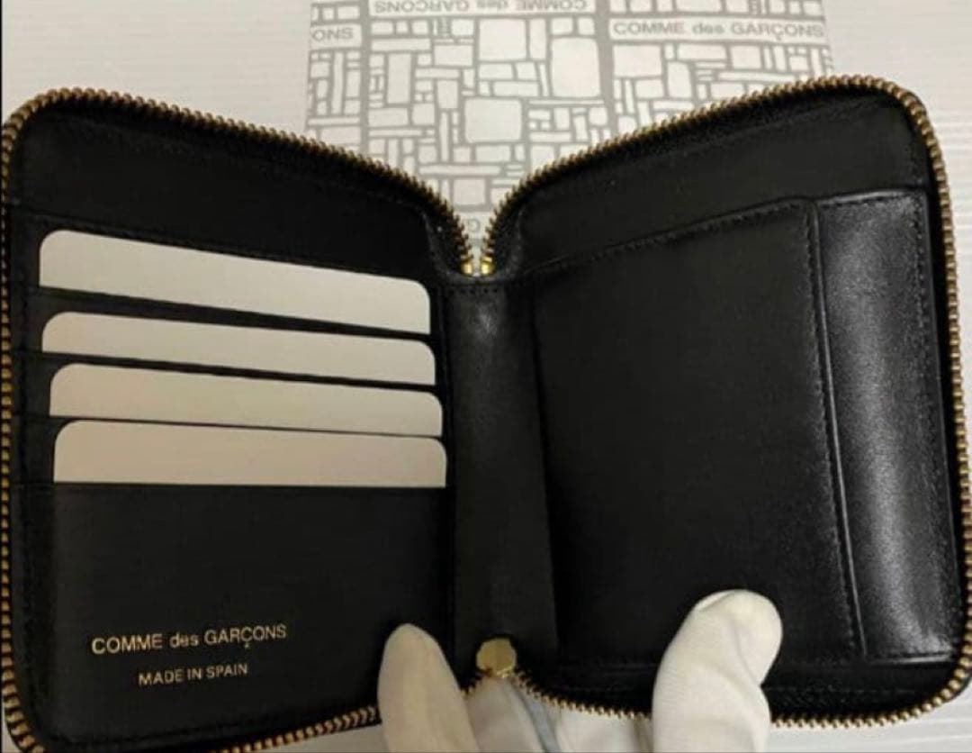 未使用　訳あり品　コムデギャルソン　折財布　ポルカドット