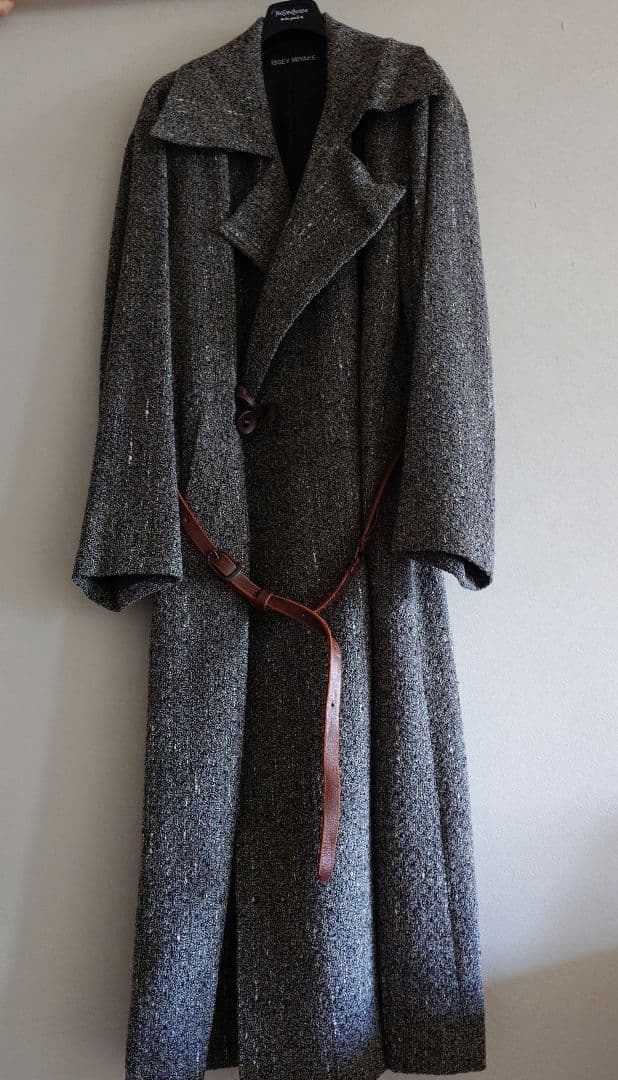 イッセイミヤケ　グレー ロングコート ベルト付き